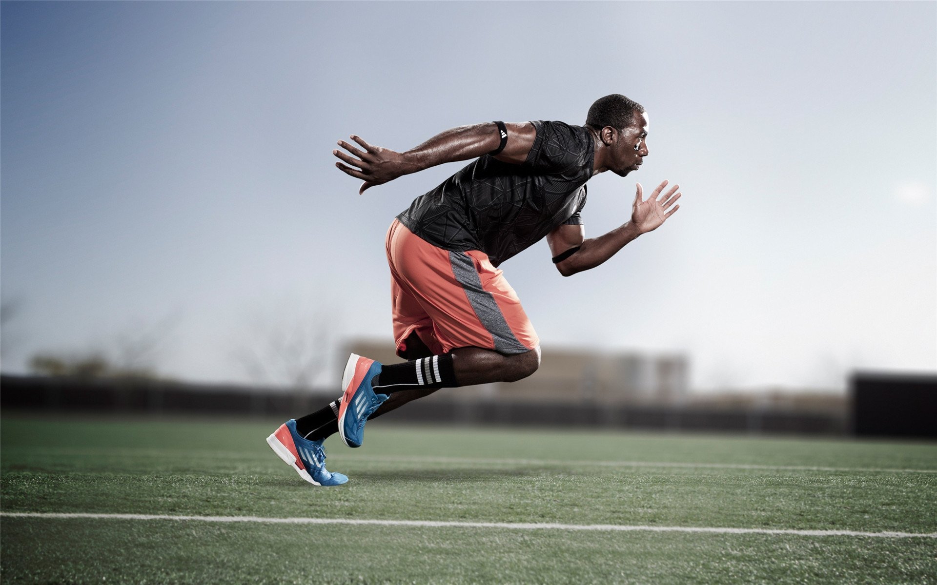 C罗换上新战靴完成帽子戏法,c罗所有帽子戏法